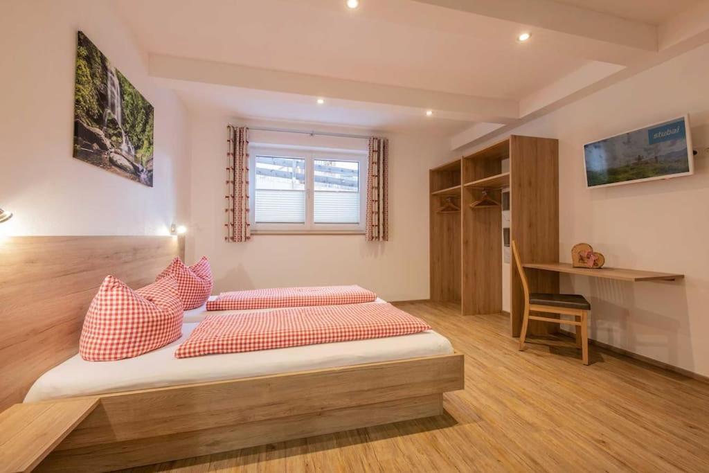 דירות ניוסטיפט אים סטובאיטל Haus Jedeler מראה חיצוני תמונה