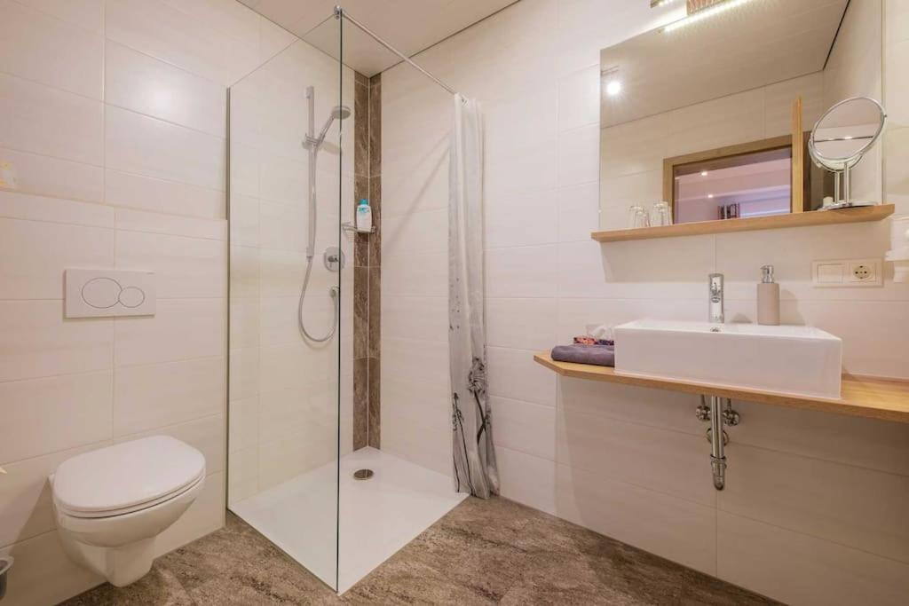 דירות ניוסטיפט אים סטובאיטל Haus Jedeler מראה חיצוני תמונה