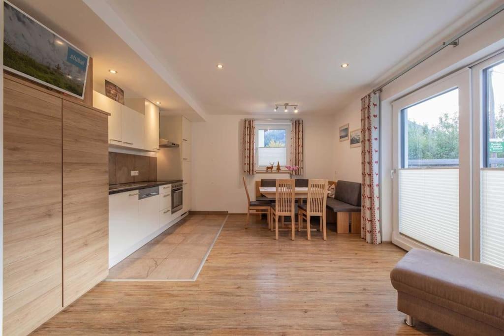 דירות ניוסטיפט אים סטובאיטל Haus Jedeler מראה חיצוני תמונה