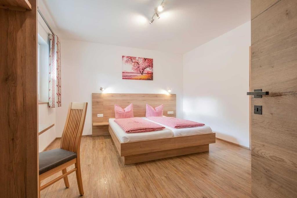 דירות ניוסטיפט אים סטובאיטל Haus Jedeler מראה חיצוני תמונה