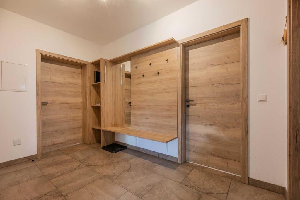 דירות ניוסטיפט אים סטובאיטל Haus Jedeler מראה חיצוני תמונה